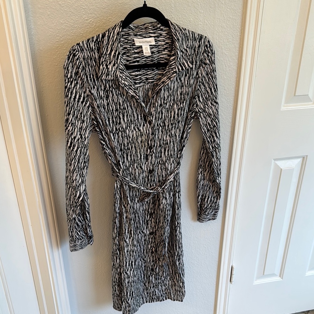 Motherhood Maternity Stylish Black and White Patterned Dress